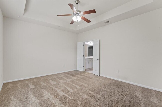 Building Photo - 2304 S Lakeline Blvd