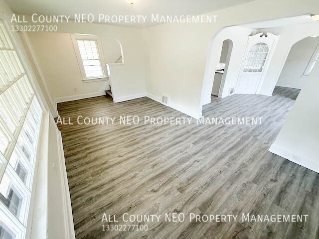 Building Photo - 897 McKinley Ave