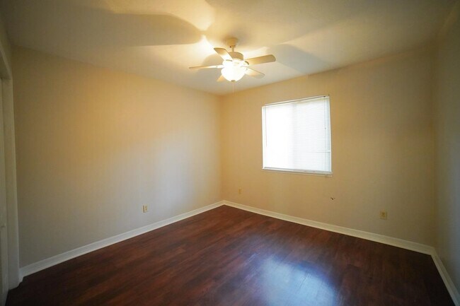 Building Photo - 2739 W Tharpe St