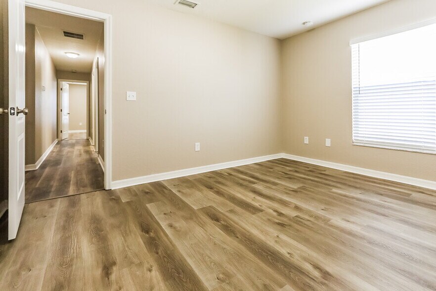 Building Photo - 8746 Fort Socrum Village Pl
