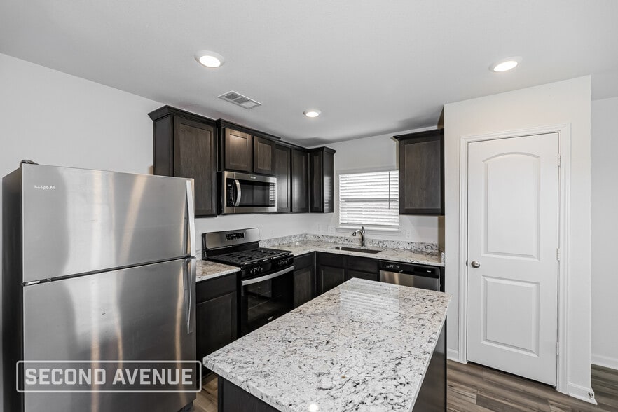 Building Photo - 327 Condie Russell Ave