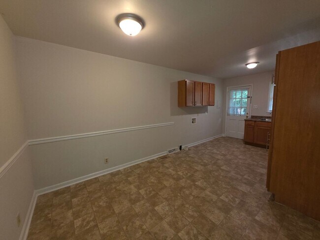 Building Photo - BH-beal3721