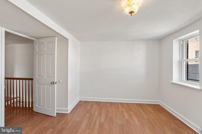 Building Photo - 236 Gerritt St