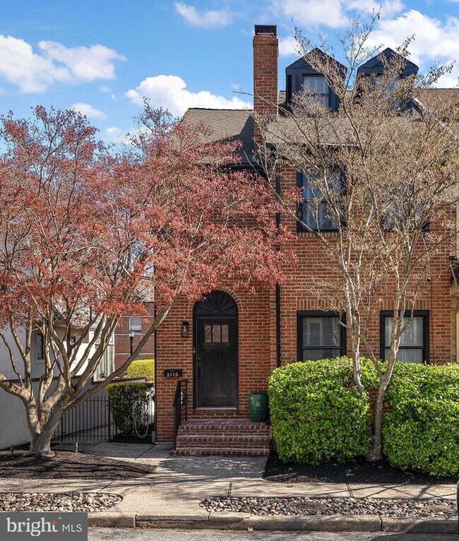 Building Photo - 2115 Fairfield Pl