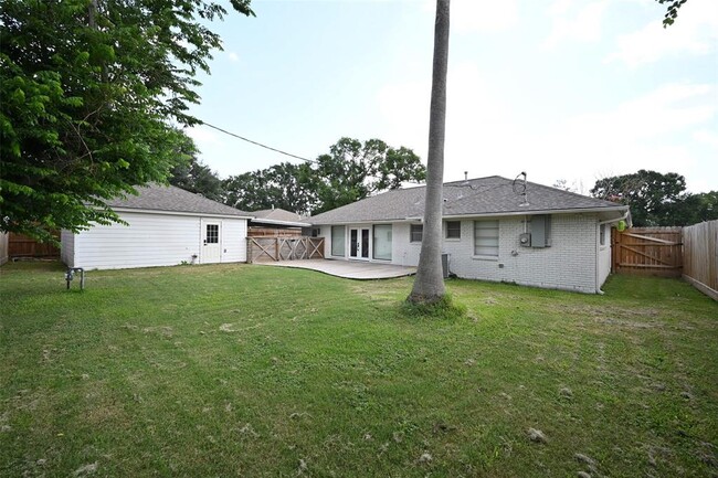 Building Photo - 3007 Maple Grove Ln