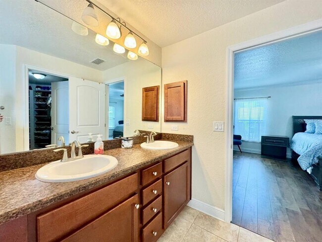 Building Photo - 14535 Callen Gln Wy