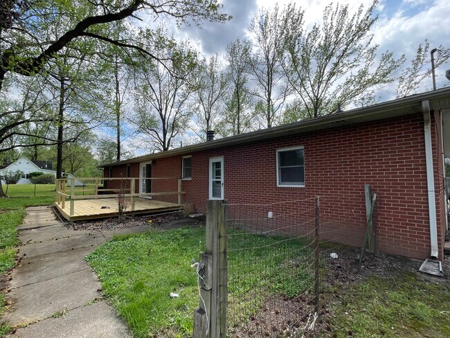 Building Photo - 404 S Mayor Caliper Dr