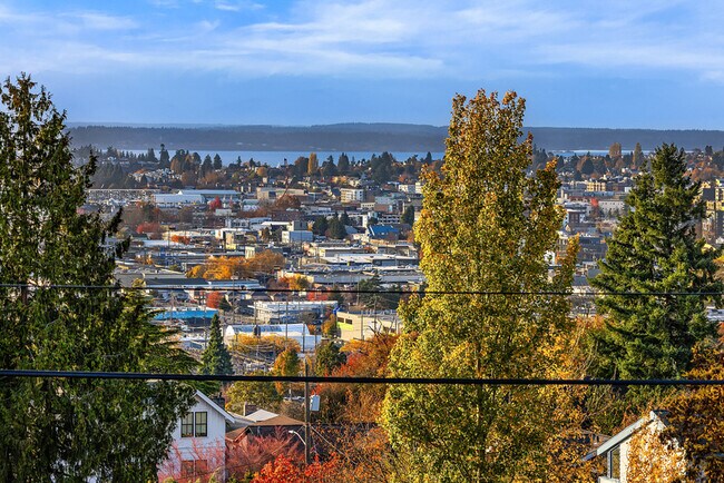 Building Photo - 303 N 44th St