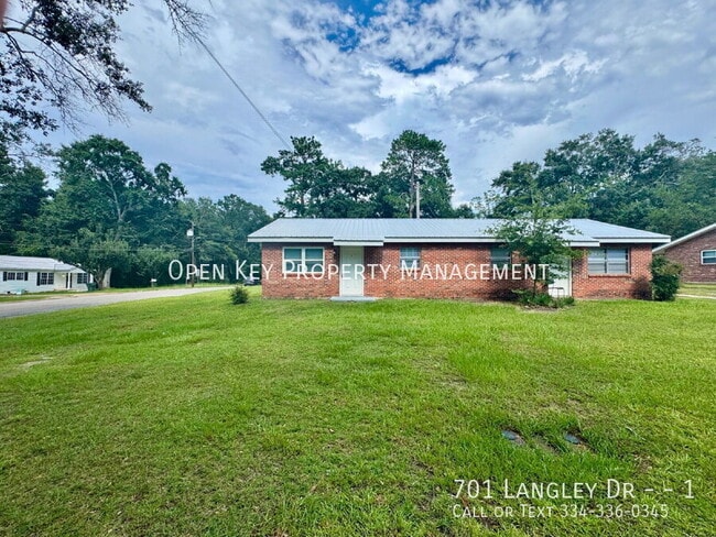 Building Photo - 701 Langley Dr