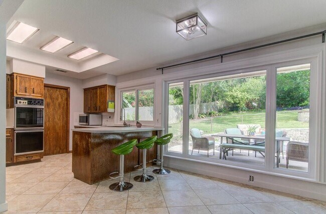 Building Photo - 2300 Cypress Point E