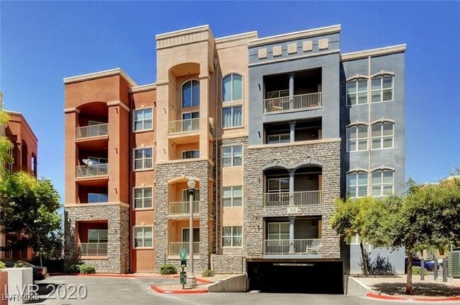 Primary Photo - 38 E Serene Ave