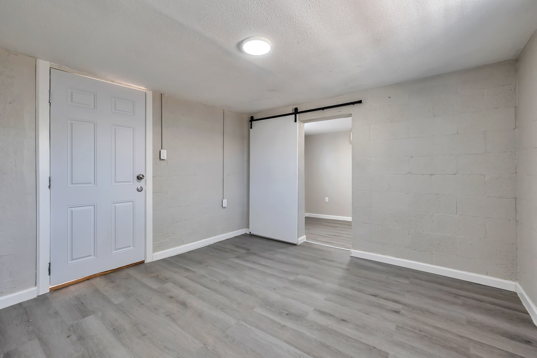 Building Photo - 3901 W Hadley St