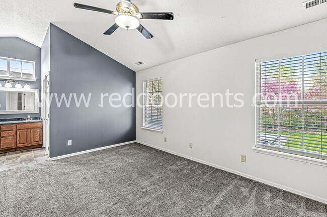 Building Photo - Charming 3-Bedroom Ranch with Scenic Backy...
