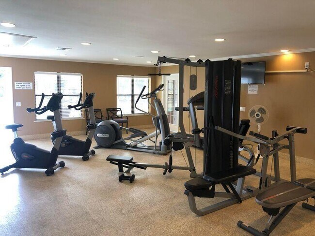 Building Photo - 43376 Cook St