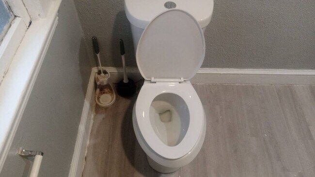 Building Photo - 441 Eddy Rd