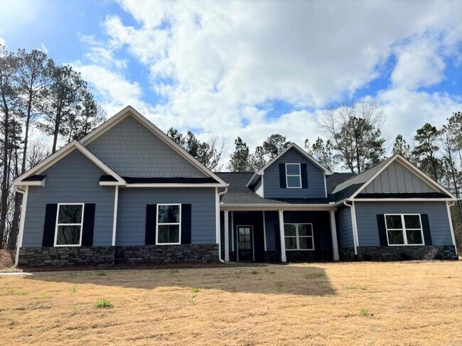 Primary Photo - 130 Hawthorn Ln
