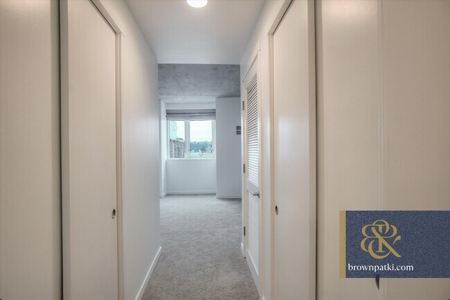 Building Photo - 45 Bartlett St