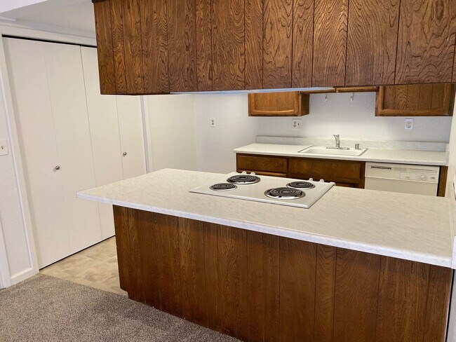 Building Photo - Spacious 2bd/2ba Fair Oaks Duplex with Garage