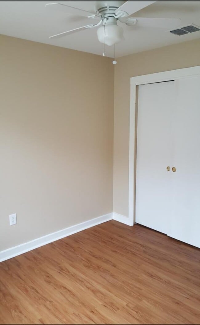 Building Photo - 6507 Cougar Village