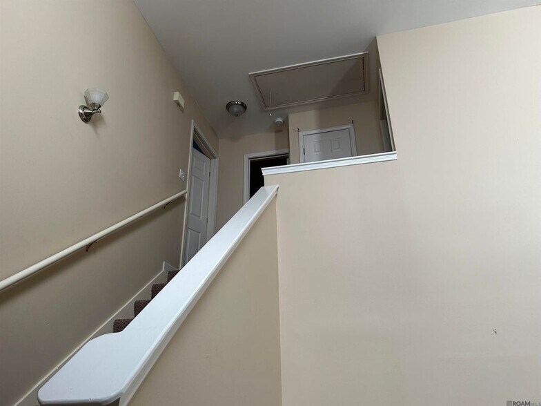 Building Photo - 5050 Stumberg Ln