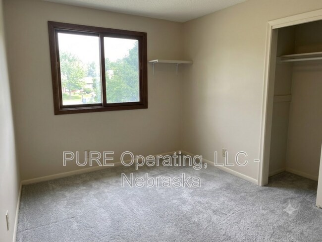 Building Photo - 15229 Y St