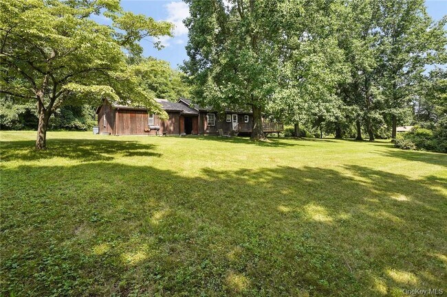 Building Photo - 20-A Apple Bee Farm Ln