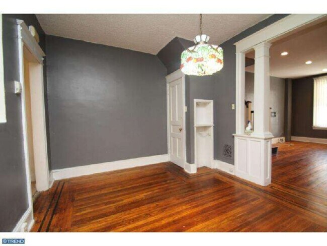 Building Photo - 116 N 61st St