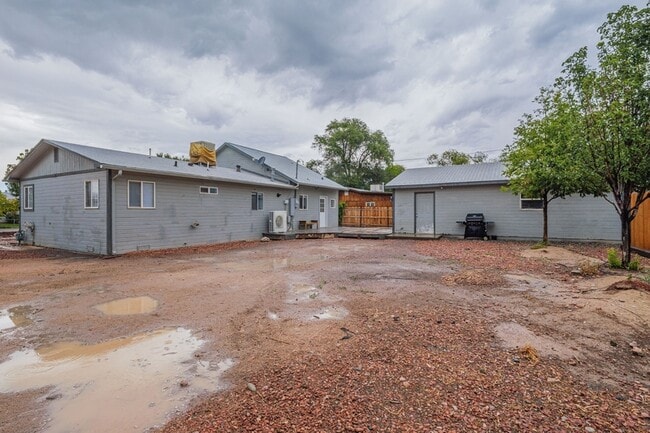 Building Photo - 238 Abraham Ave