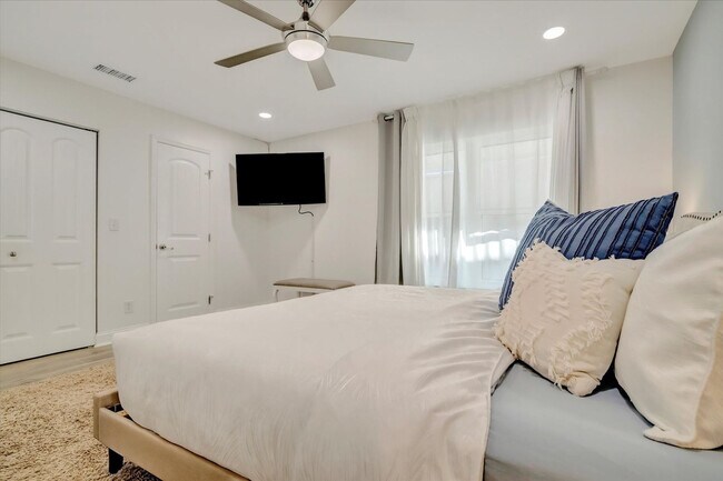 Building Photo - 10 Gulf Blvd