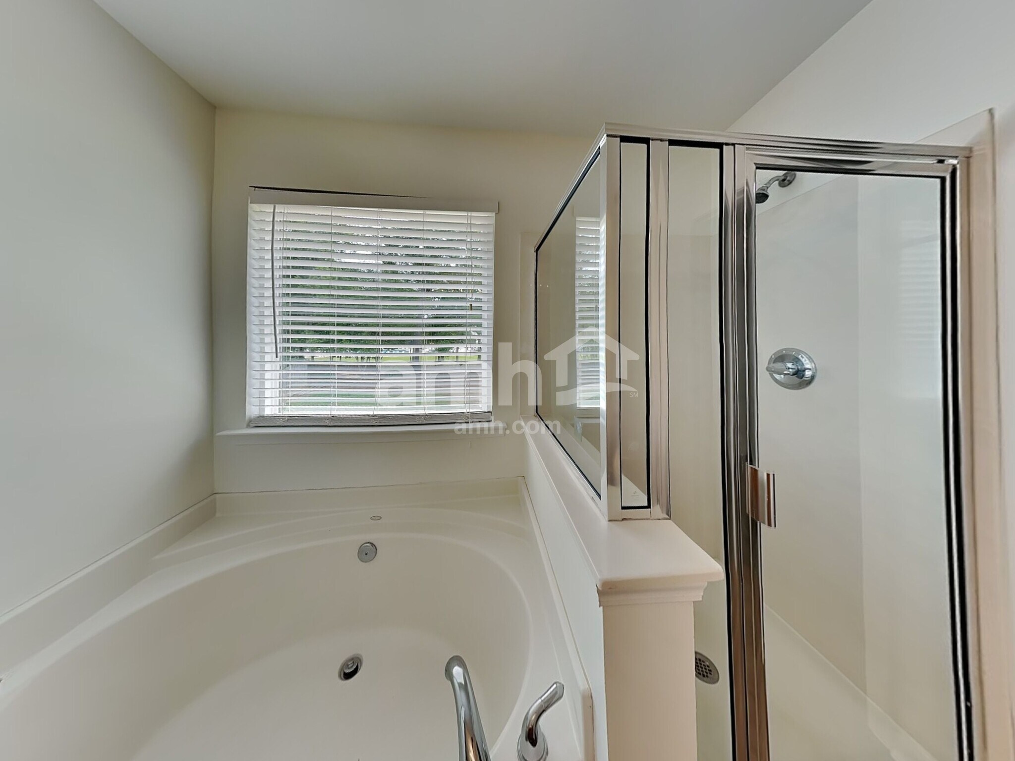 Building Photo - 402 Annaberg Ln