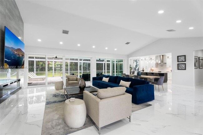 Building Photo - 17 Surrey Rd