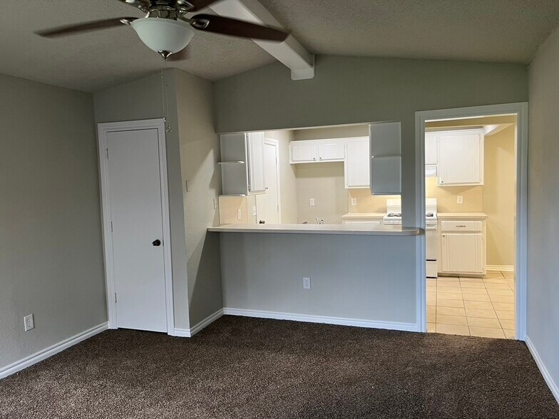 Building Photo - 1207 Sequoyah Cir