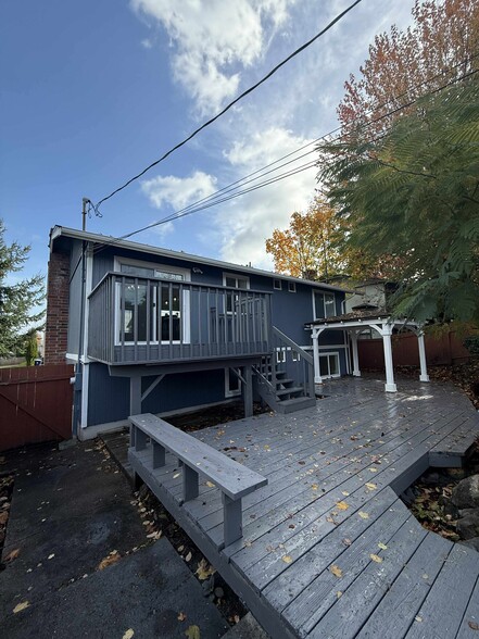 Building Photo - 5036 N Frace Ave