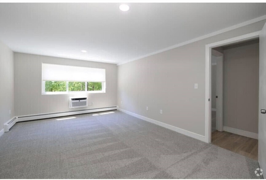 Building Photo - 7 Stonehill Dr