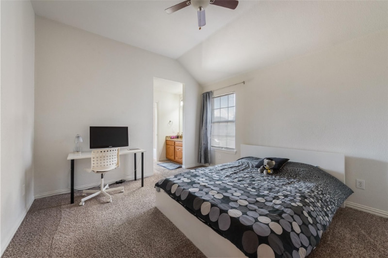 Building Photo - 2404 Dana Dr