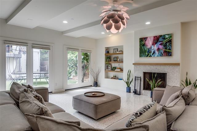 Building Photo - 2829 Dyer St