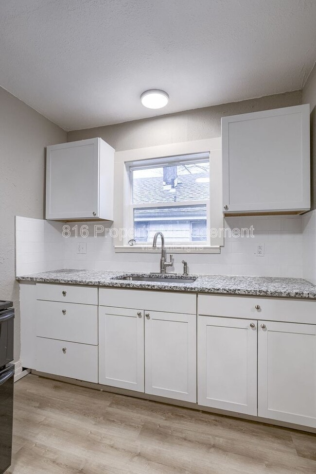 Building Photo - 5702 Euclid Ave E