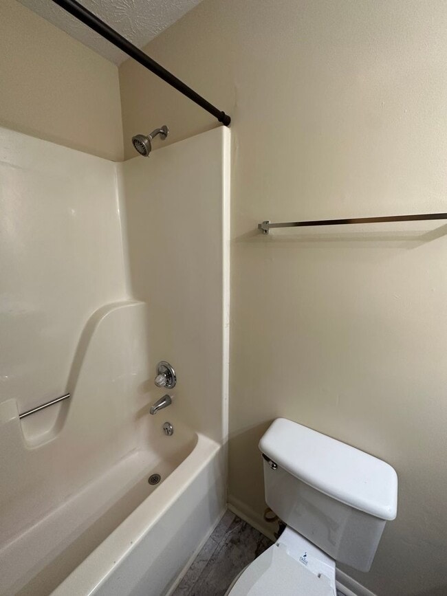 Building Photo - 5013 Buggy Ln