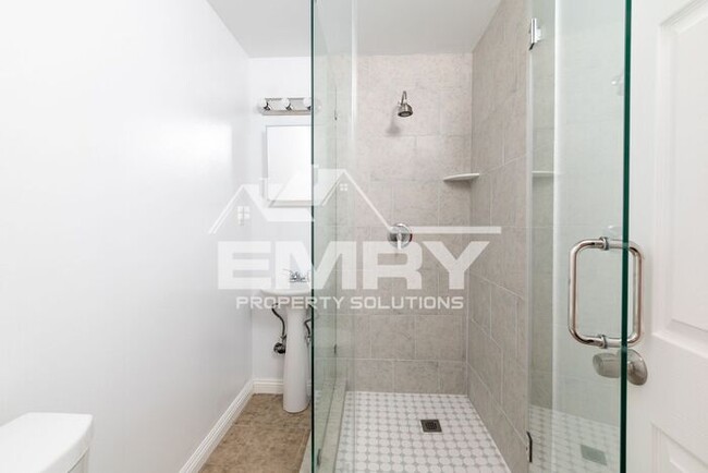 Building Photo - Beautiful 2 Bed Apartment in Huntington Pa...
