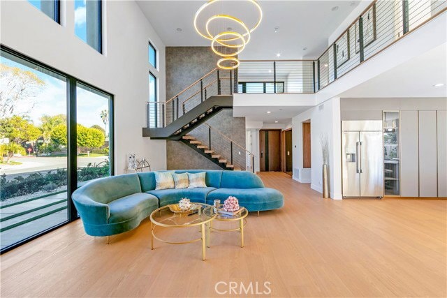 Building Photo - 853 Oak St