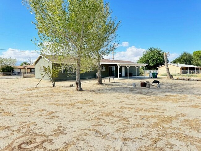 Building Photo - Nicely Remodeled 3 + 2  Ranch- Style Home