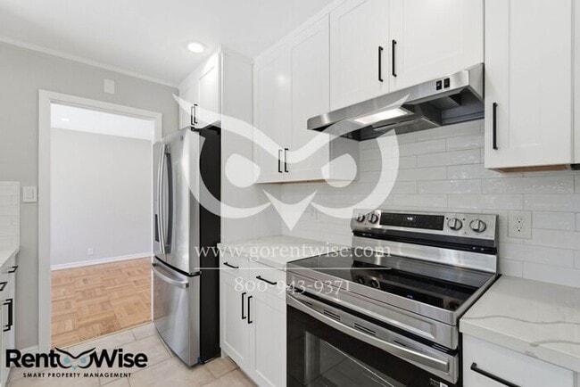 Building Photo - 1109 Ridgewood Dr