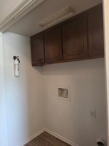 Building Photo - 7805 Ashe Ct