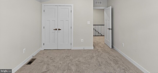 Building Photo - 2542 -A Verona Pl