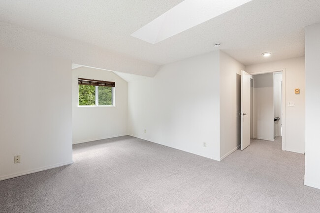 Building Photo - 13320 60th Dr SE