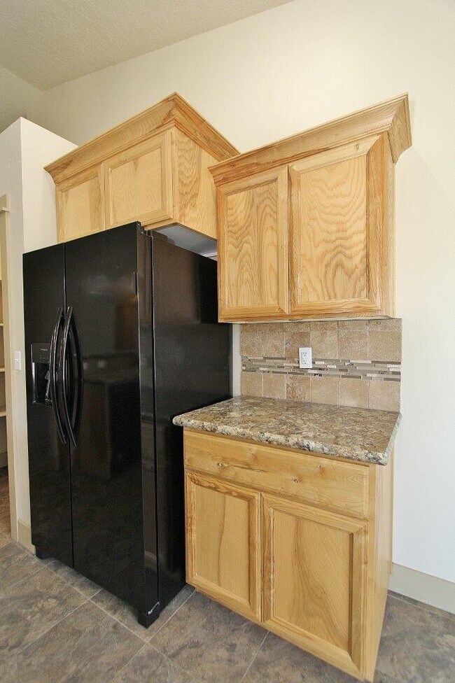 Building Photo - 1161 Kaetzel Way