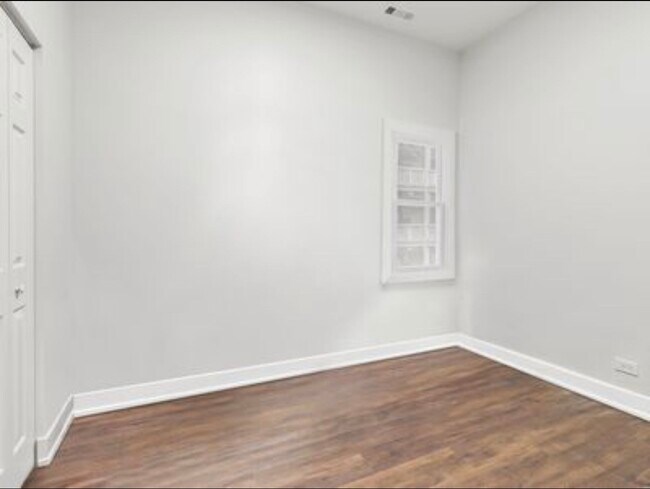 Building Photo - 3053 E 79th St