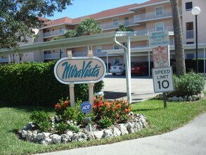 Building Photo - Quail Forest Condo For Rent - Awesome view of the Golf Course!