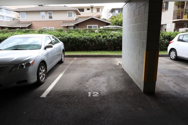 Building Photo - 2 Bedrooms | 2 Bathroom | 1 Parking in Makiki