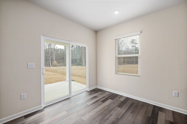 Building Photo - One level ranch house with 4 bedroom in Raleigh